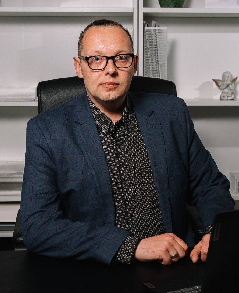 Antons - Biroja administrātors Angel Ab