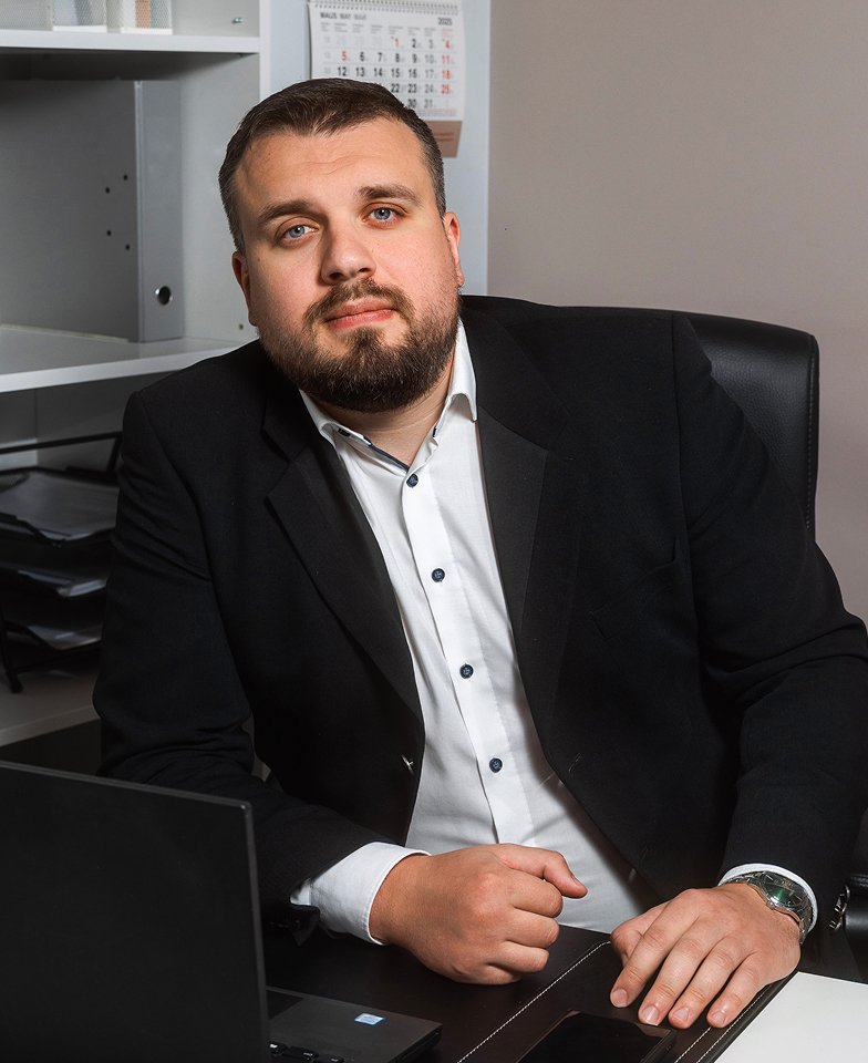 Daniils - Biroja administrātors Angel Ab