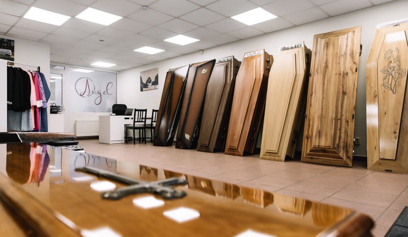 Apbedīšanas birojs Angel, Nometņu iela 9, Jūrmala piederumi